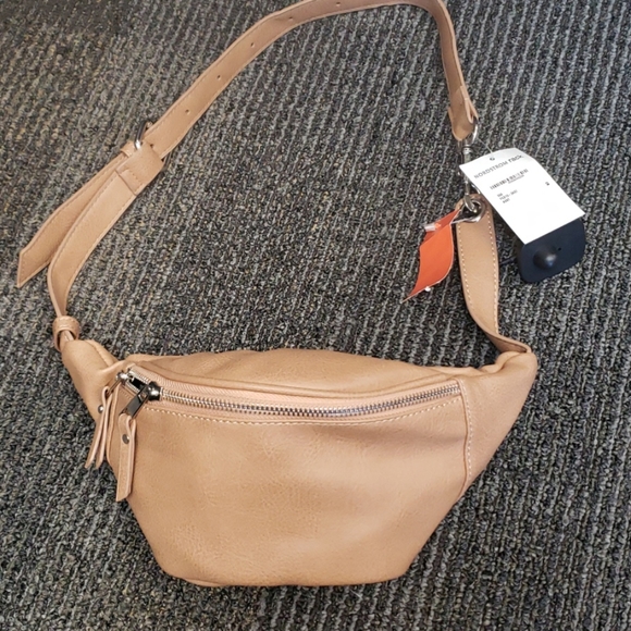 Nordstrom Handbags - Leather Fannie pack